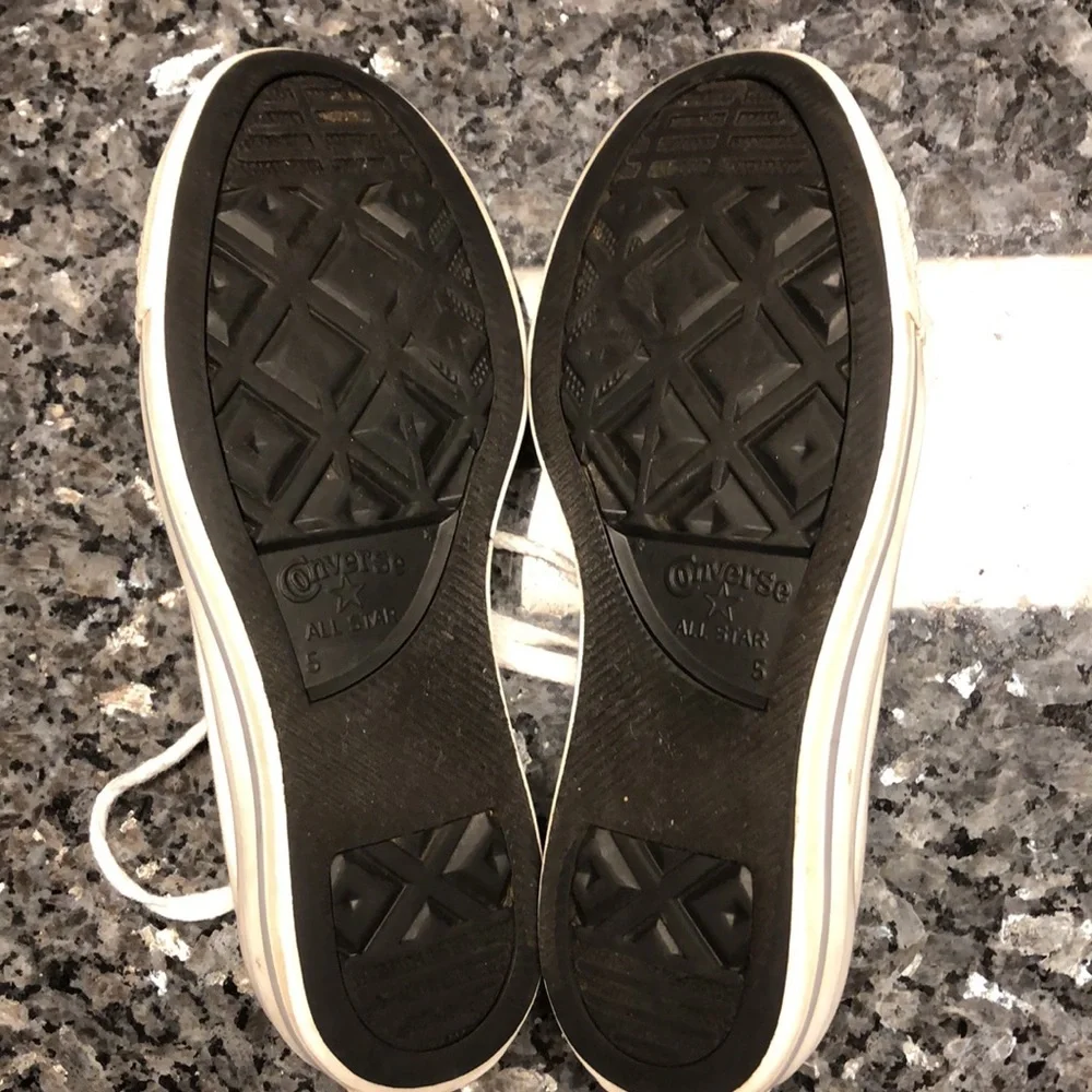 Converse All-Star Chuck Taylor Lo Glitter Toe Sneakers - Picture 14 of 17